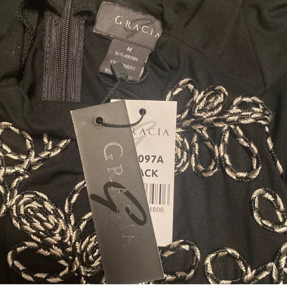 NWT Gracia Black Top with Front Embroidery Size M - Picture 5 of 5